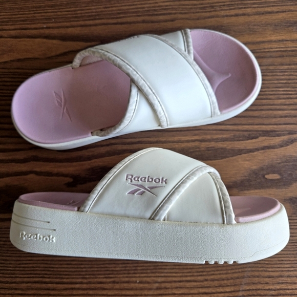 Reebok Slide Sandals Women's 8 Vacation Tropical Travel‎ Casual Comfy Athleisure - Picture 1 of 7